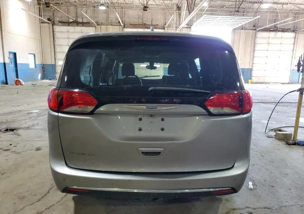 Chrysler Pacifica cena 44900 przebieg: 83407, rok produkcji 2018 z Krasnystaw małe 92